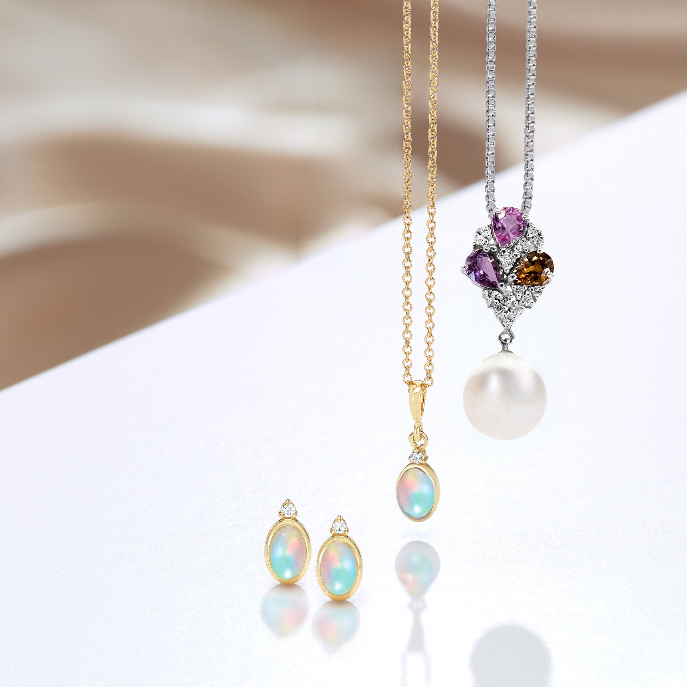 Necklaces & Pendants