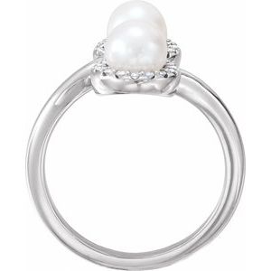 Platinum Cultured White Freshwater Pearl & 1/6 CTW Natural Diamond Ring