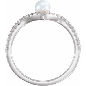 Platinum Cultured White Freshwater Cultured Pearl & 1/6 CTW Natural Diamond V Ring