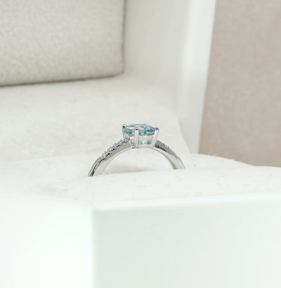 14K White Gold Aquamarine & Diamond Ring