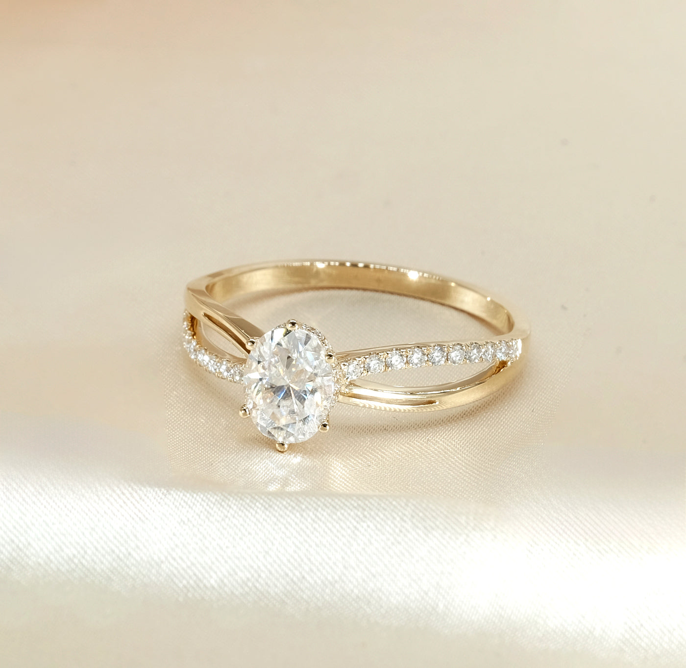 The Selena Ring - Twisted Pavé Band and Hidden Halo