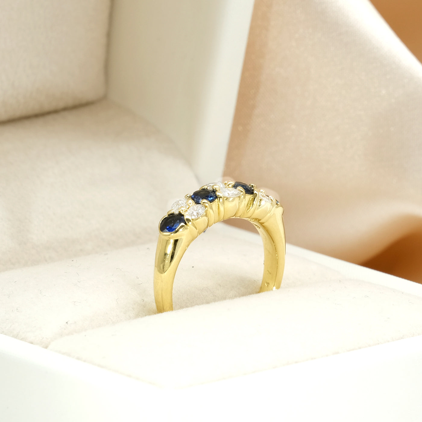 18K Yellow Gold Sapphire & Diamond Ring