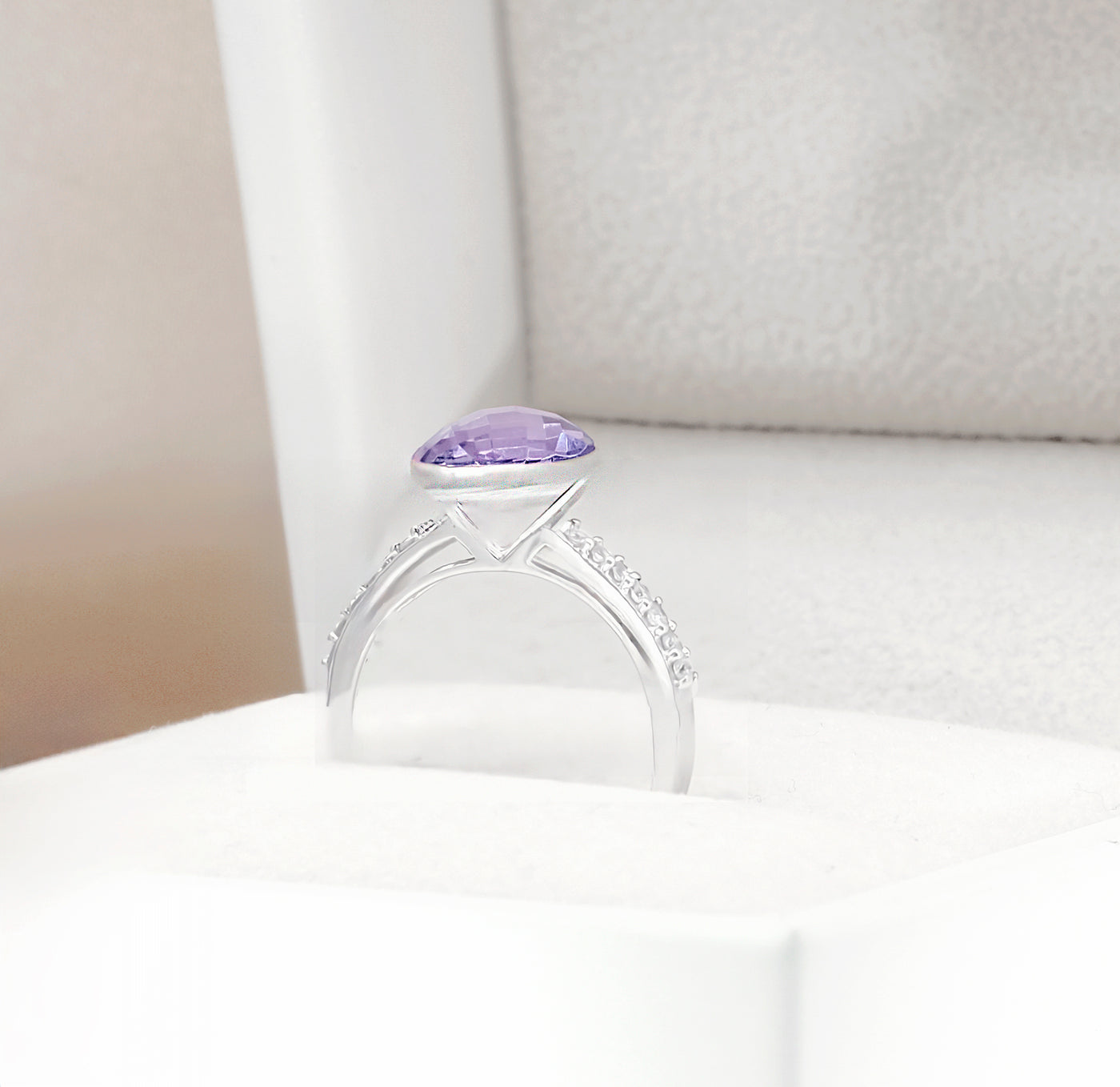 9K White Gold Amethyst & Diamond Ring