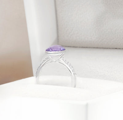 9K White Gold Amethyst & Diamond Ring