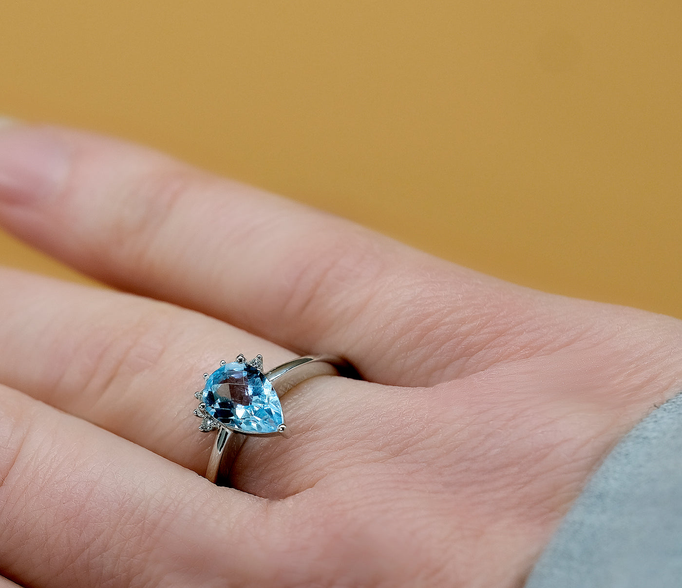 White Gold Diamond & Blue Topaz Ring