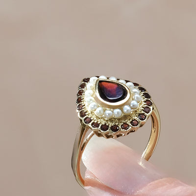 Yellow Gold Garnet & Freshwater Pearl Ring