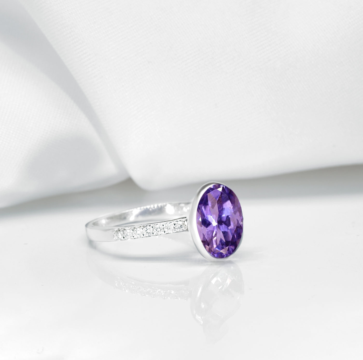 9K White Gold Amethyst & Diamond Ring