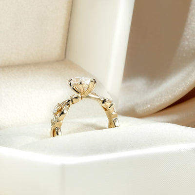 The Liana Ring - Solitaire Leaf Design