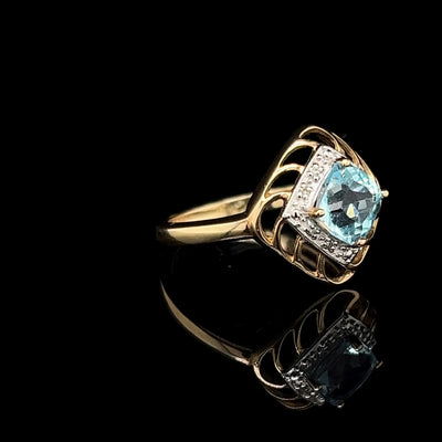 9K Yellow Gold Blue Topaz Ring