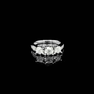 18K White Gold Diamond Anniversary/Engagement Ring