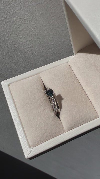 18K White Gold Sapphire & Diamond Ring